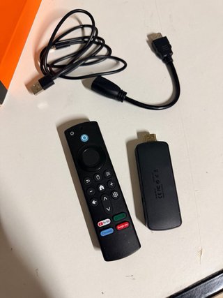 Android TV Stick 4K con Control Remoto