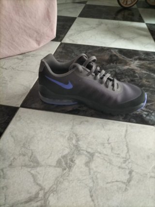 Zapatillas grises
