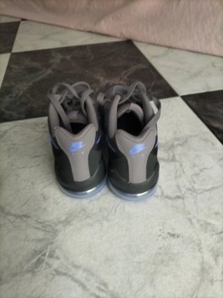Zapatillas grises