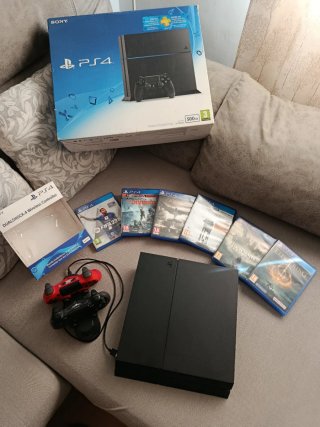 PS4 Jet Black 500 GB + 6 Juegos