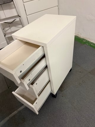 CAJONERA CON RUEDAS ESCRITORIO BUEN ESTADO