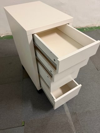 CAJONERA CON RUEDAS ESCRITORIO BUEN ESTADO