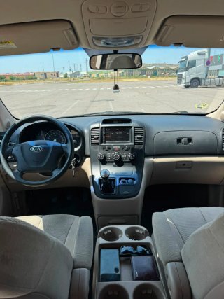 KIA Carnival 2010