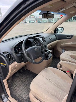 KIA Carnival 2010