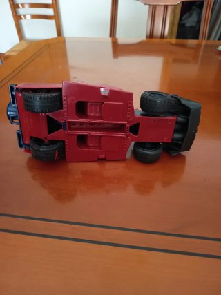 Juguete Vehículo Militar Rojo y Azul de colección