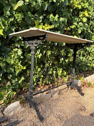 Mesa Mármol y Hierro Forjado