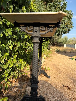 Mesa Mármol y Hierro Forjado