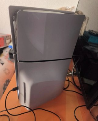 PS5 Slim 1TB + 2 Mandos + FIFA 26