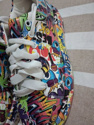 Set Zapatillas #39  y Bolso Niña Estampado Graffit
