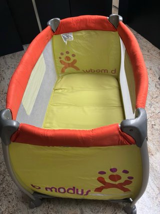 Cuna de viaje con colchón
