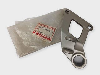 Soporte Estribera Trasera Izquierda Kawasaki Zzr 6