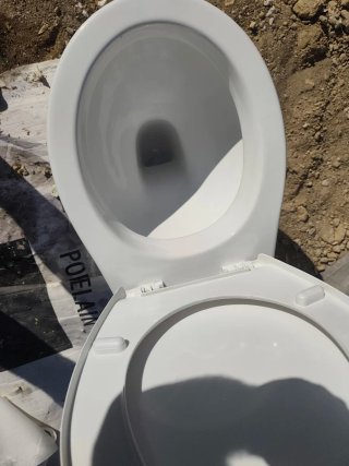 Taza de baño de porcelana blanca