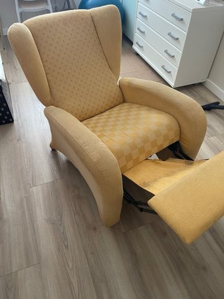 Butaca reclinable tela amarilla