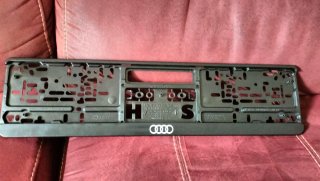 Soporte matricula con logo Audi. Nuevo a estrenar.