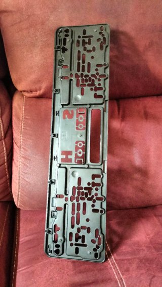 Soporte matricula con logo Audi. Nuevo a estrenar.