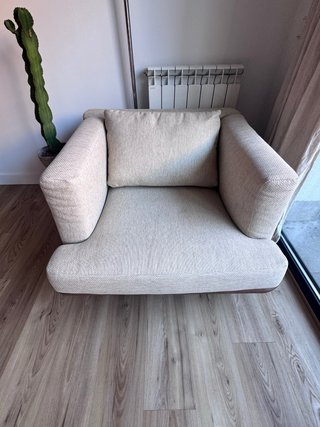 Sillón Kave Home Turqueta Tela y Madera