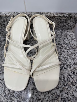 Sandalias tacón cuadrado beige talla 39