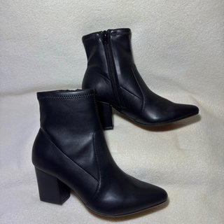 Botines de tacón negros para mujer