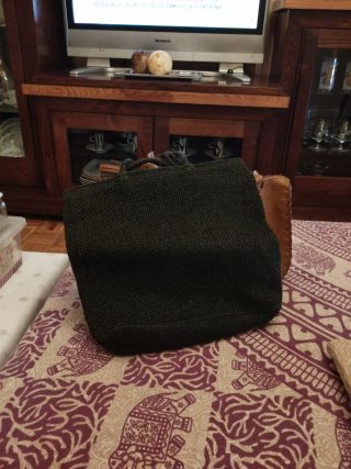 3 Bolsos: Imitación Cuero, y rafia