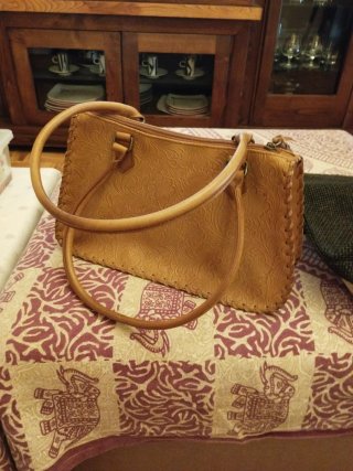 3 Bolsos: Imitación Cuero, y rafia