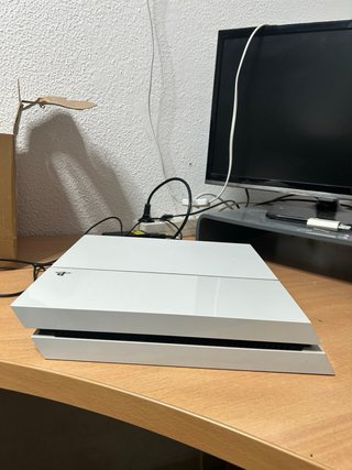 PS4 Blanca (PlayStation 4)