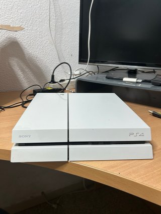 PS4 Blanca (PlayStation 4)