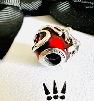 Pandora Charm Dragón Rojo