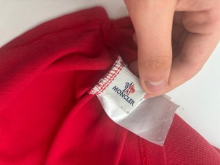 Polo Moncler uomo M rossa piqué colletto navy