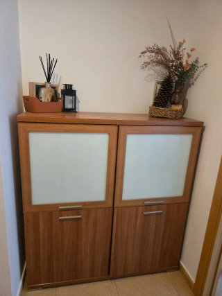 Aparador auxiliar madera y cristal