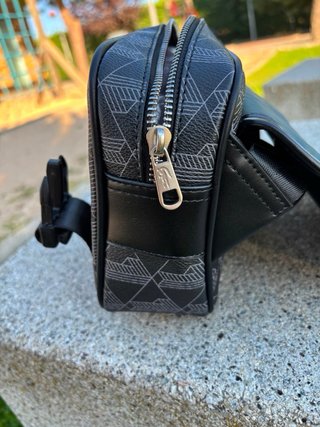 Bolso Lacoste Negro con Monedero