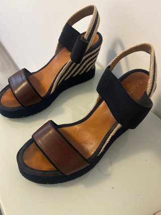Sandalias Casteller Cuña Marrón/Azul