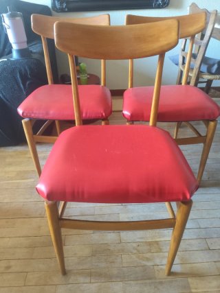 Sillas vintage años 60 madera y polipiel roja