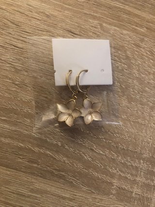 Pendientes flor dorados
