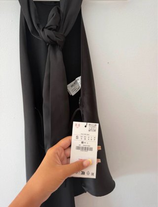 Top Zara Halter Satén Negro Talla S