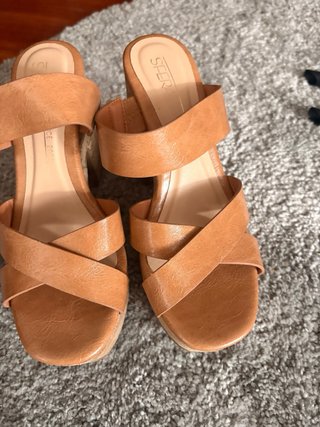 Sandalias de tacón tipo plataforma – color camel |