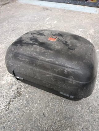 Baúl de moto Givi