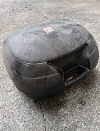 Baúl de moto Givi