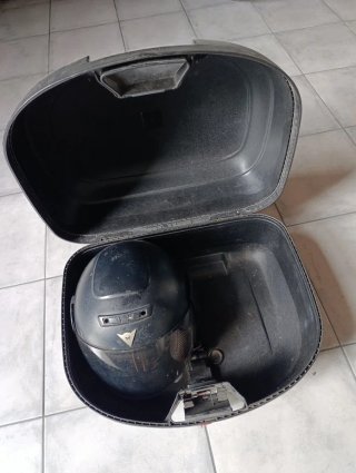 Baúl de moto Givi