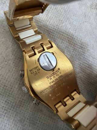 Swatch Irony Chronograph Dorado Blanco Sin Pila