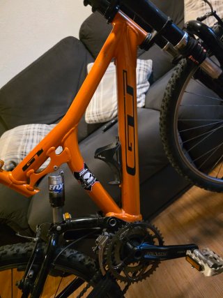 Bicicleta GT Naranja