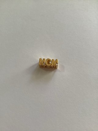 Charm MOM Dorado
