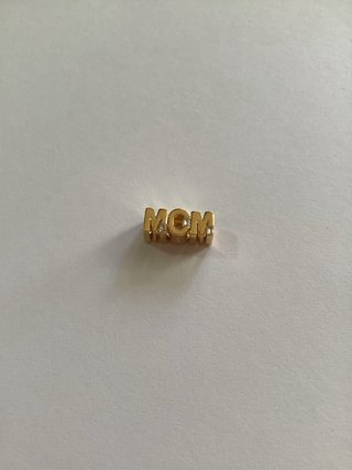 Charm MOM Dorado