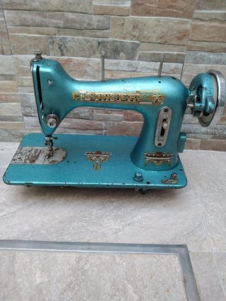 Máquina de coser Singer antigua
