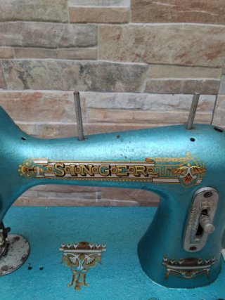 Máquina de coser Singer antigua