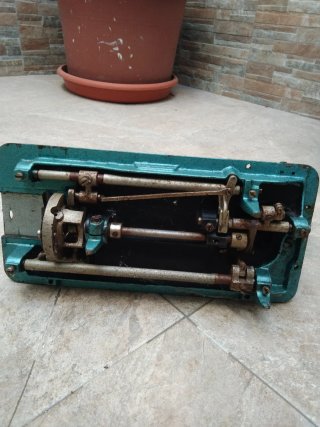 Máquina de coser Singer antigua