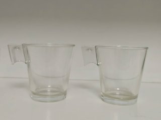 Tazas de café de porcelana blancas