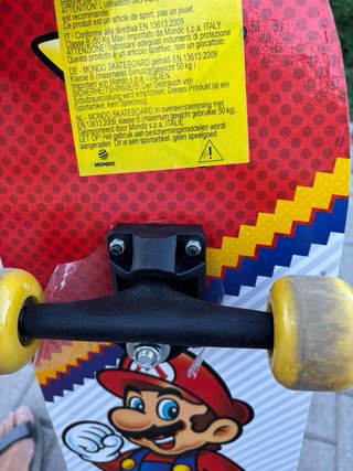 Monopatín Super Mario Rojo