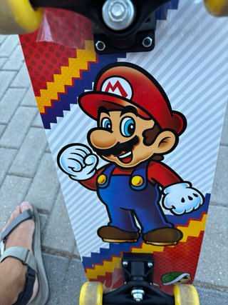 Monopatín Super Mario Rojo