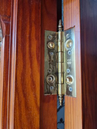 Puerta de madera de entrada de vivienda