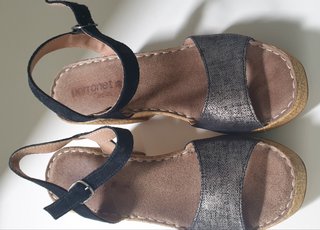 Sandalias Porronet negras y plateadas
